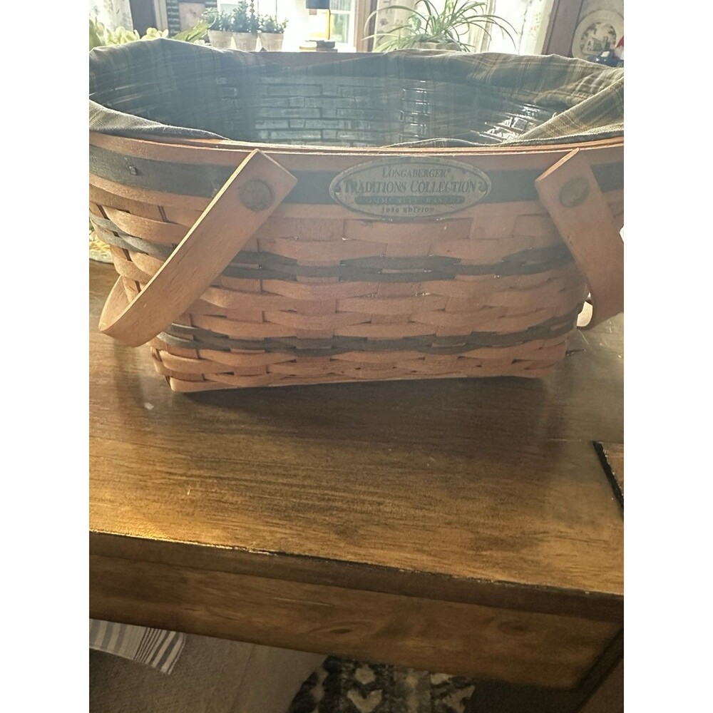 Vintage 1996 Longaberger Traditions Generosity Basket EXC Con Green Plaid LINER